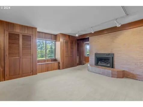 1069 SW Westwood Drive Portland OR 97239