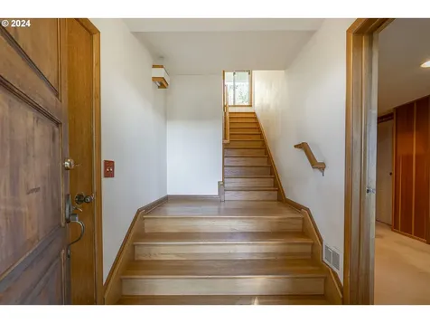 1069 SW Westwood Drive Portland OR 97239
