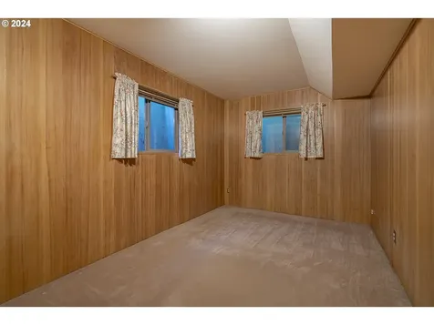 1069 SW Westwood Drive Portland OR 97239