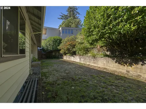 1069 SW Westwood Drive Portland OR 97239