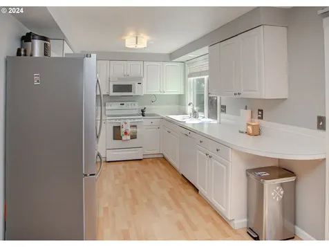 2422 SW 23rd Street Troutdale OR 97060