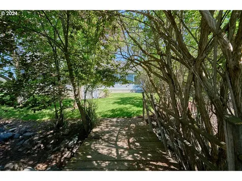 204 Residence Street Enterprise OR 97828