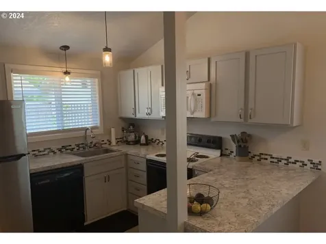 10172 Sw Crystal Street Beaverton OR 97008