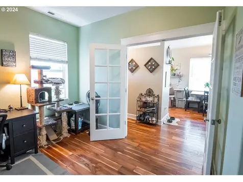 5551 Livingston Avenue Eugene OR 97402