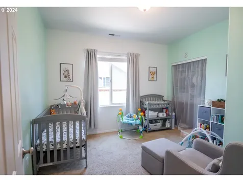5551 Livingston Avenue Eugene OR 97402