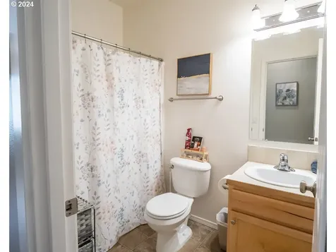 5551 Livingston Avenue Eugene OR 97402