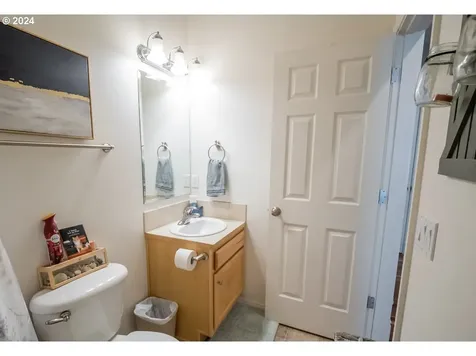 5551 Livingston Avenue Eugene OR 97402