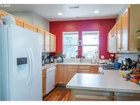 5551 Livingston Avenue Eugene OR 97402