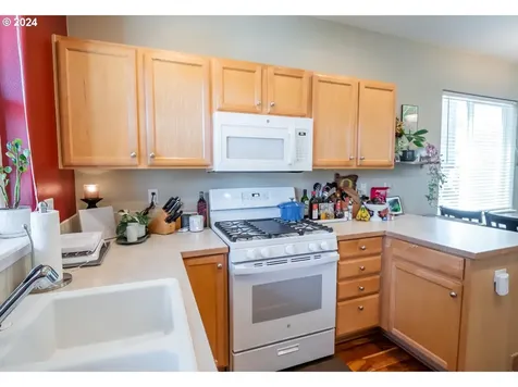 5551 Livingston Avenue Eugene OR 97402