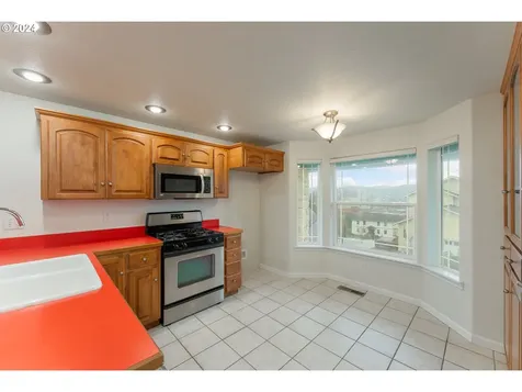 243 Summerwood Street Roseburg OR 97471