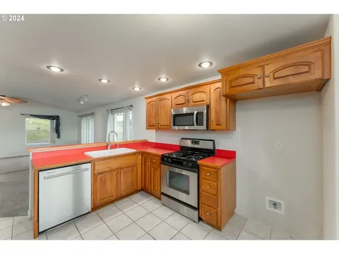 243 Summerwood Street Roseburg OR 97471