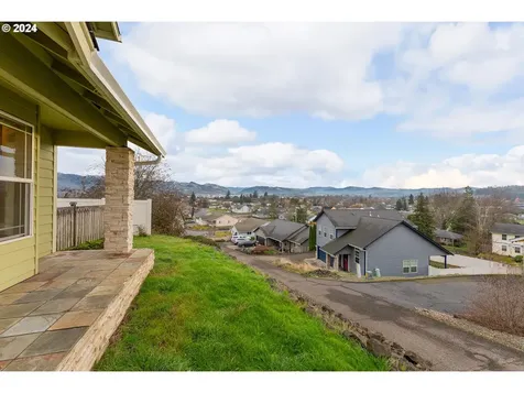 243 Summerwood Street Roseburg OR 97471