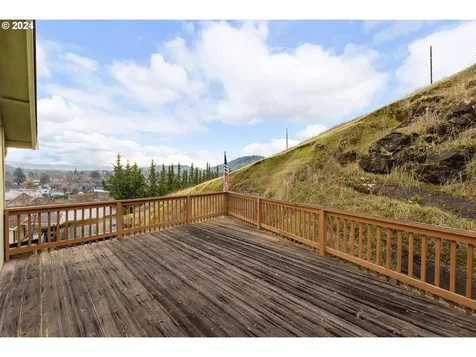 243 Summerwood Street Roseburg OR 97471