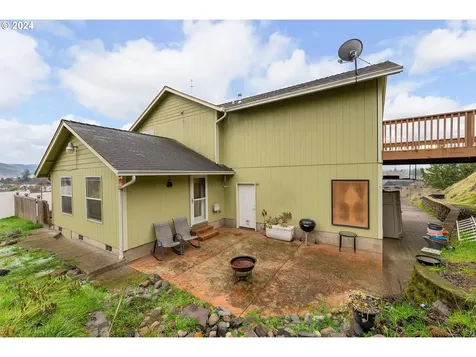 243 Summerwood Street Roseburg OR 97471