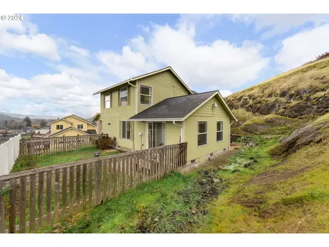 243 Summerwood Street Roseburg OR 97471