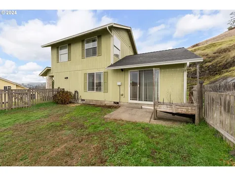 243 Summerwood Street Roseburg OR 97471