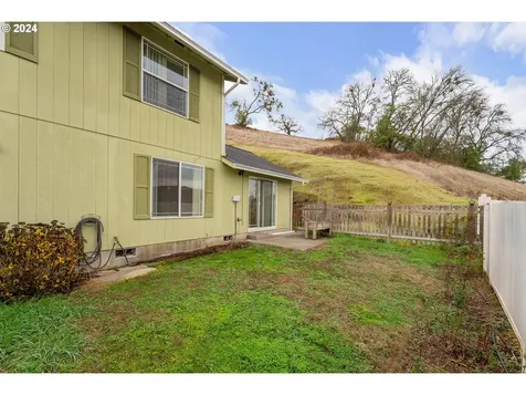 243 Summerwood Street Roseburg OR 97471