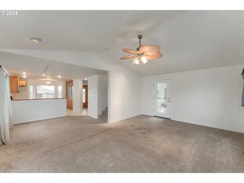 243 Summerwood Street Roseburg OR 97471
