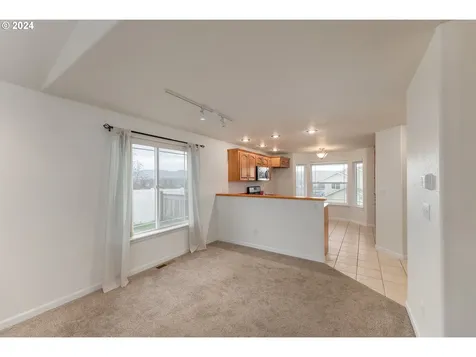 243 Summerwood Street Roseburg OR 97471