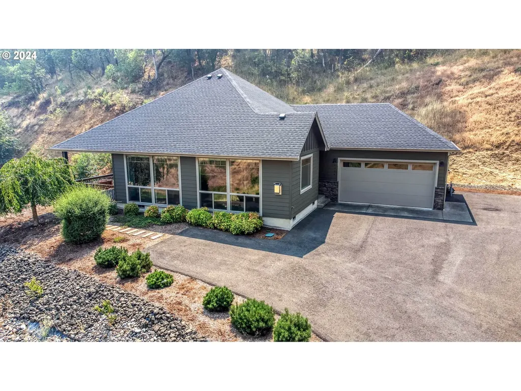 1324 Ne Rocky Drive Roseburg OR 97470