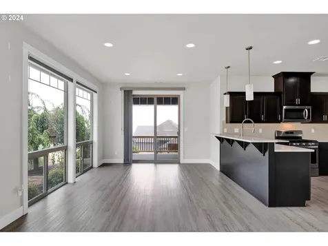 1324 Ne Rocky Drive Roseburg OR 97470