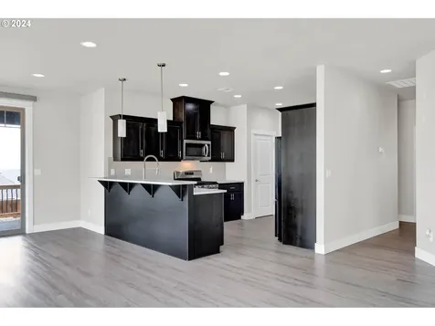 1324 Ne Rocky Drive Roseburg OR 97470