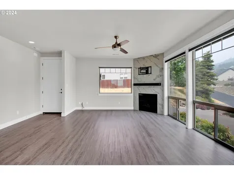 1324 Ne Rocky Drive Roseburg OR 97470