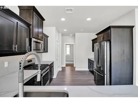 1324 Ne Rocky Drive Roseburg OR 97470