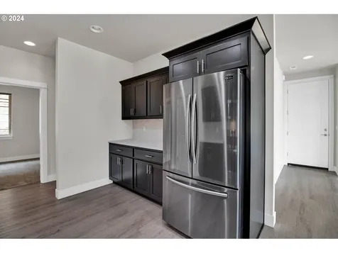 1324 Ne Rocky Drive Roseburg OR 97470
