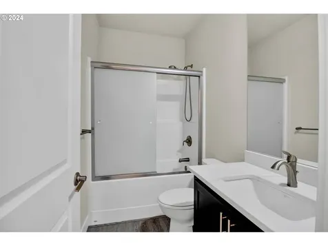 1324 Ne Rocky Drive Roseburg OR 97470
