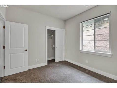 1324 Ne Rocky Drive Roseburg OR 97470