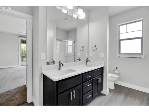 1324 Ne Rocky Drive Roseburg OR 97470