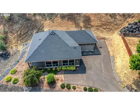 1324 Ne Rocky Drive Roseburg OR 97470