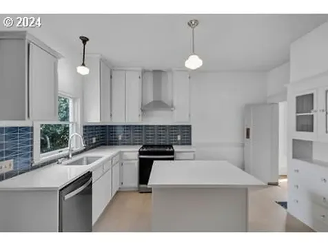 3839 Se Ivon Street Portland OR 97202