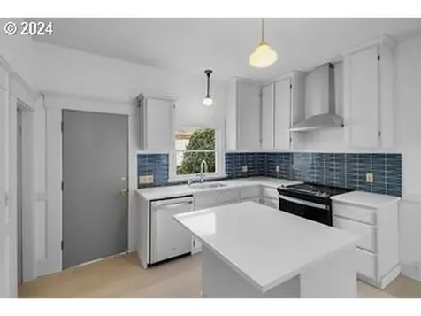 3839 Se Ivon Street Portland OR 97202