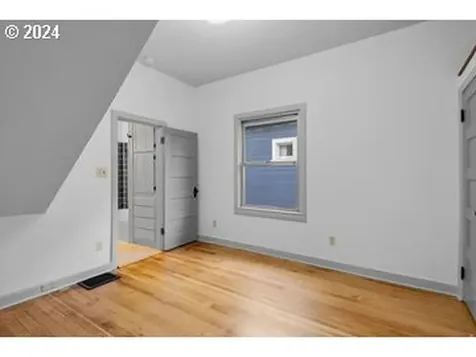 3839 Se Ivon Street Portland OR 97202