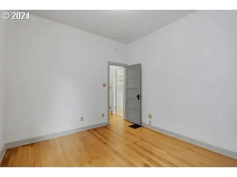 3839 Se Ivon Street Portland OR 97202