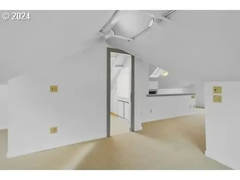 3839 Se Ivon Street Portland OR 97202