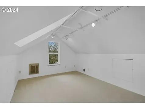 3839 Se Ivon Street Portland OR 97202
