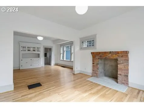 3839 Se Ivon Street Portland OR 97202