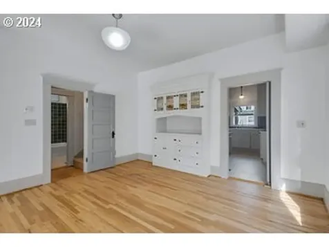 3839 Se Ivon Street Portland OR 97202