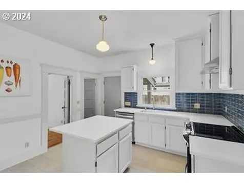 3839 Se Ivon Street Portland OR 97202