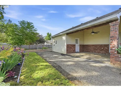 890 N Holly Street Canby OR 97013