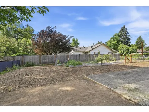 890 N Holly Street Canby OR 97013