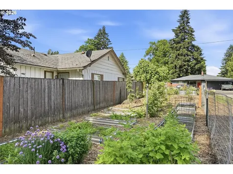 890 N Holly Street Canby OR 97013