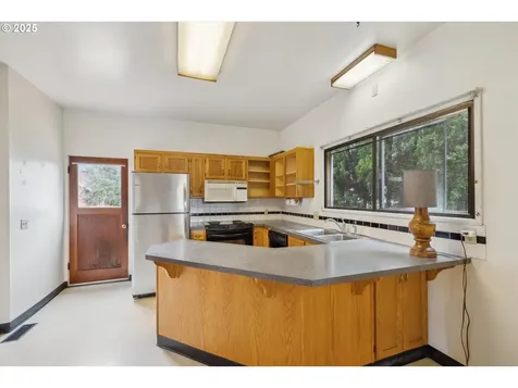 2931 SE Tibbetts Street Portland OR 97202