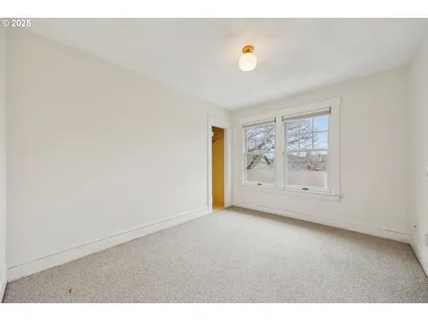 2931 SE Tibbetts Street Portland OR 97202