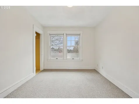 2931 SE Tibbetts Street Portland OR 97202