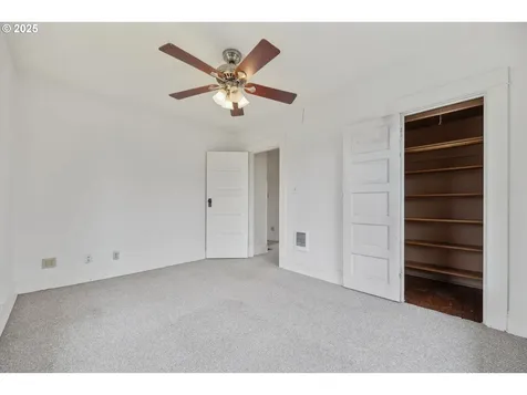 2931 SE Tibbetts Street Portland OR 97202