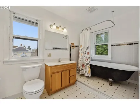 2931 SE Tibbetts Street Portland OR 97202